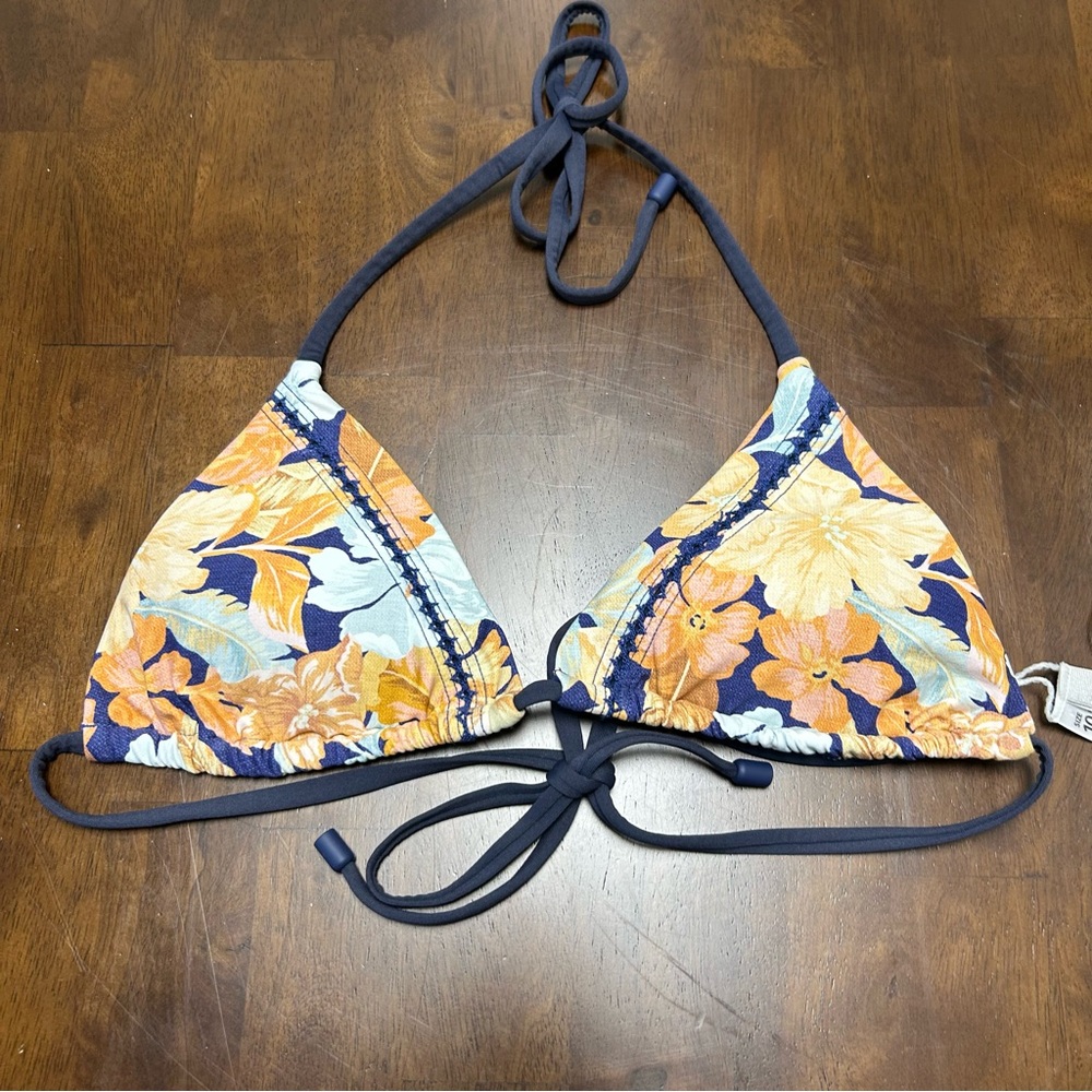 NWT Monte and Lou Paraiso Navy Blue and Orange
Floral String Bikini Set Size 6 - Picture 4 of 16